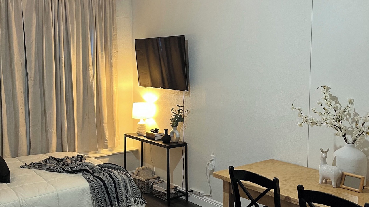 Photo of Bedroom in Azalea Park