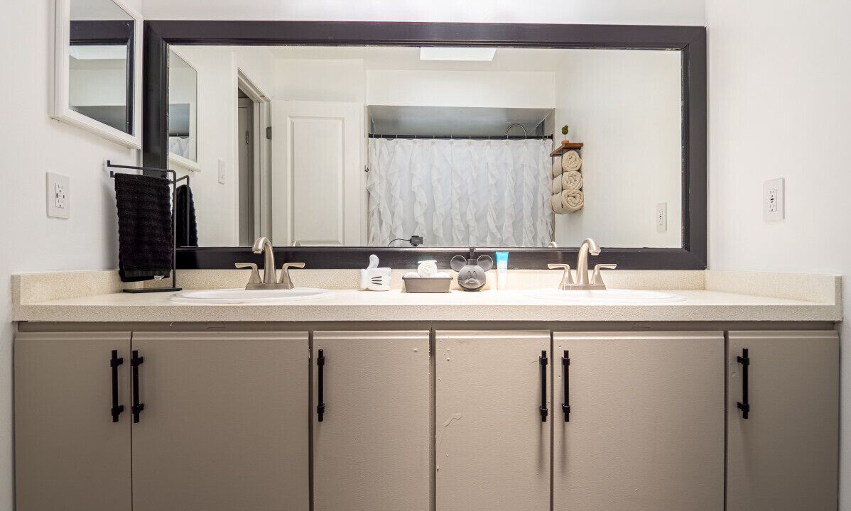 Photo of Bathroom in Buena Ventura Lakes