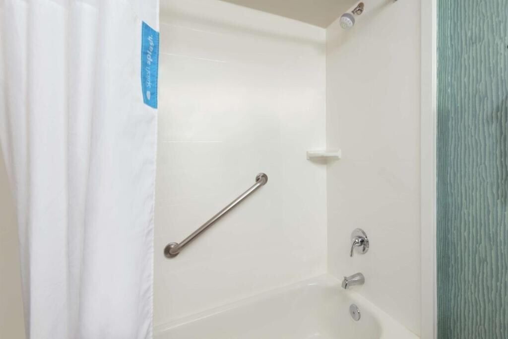 Photo of Bathroom in Airport North