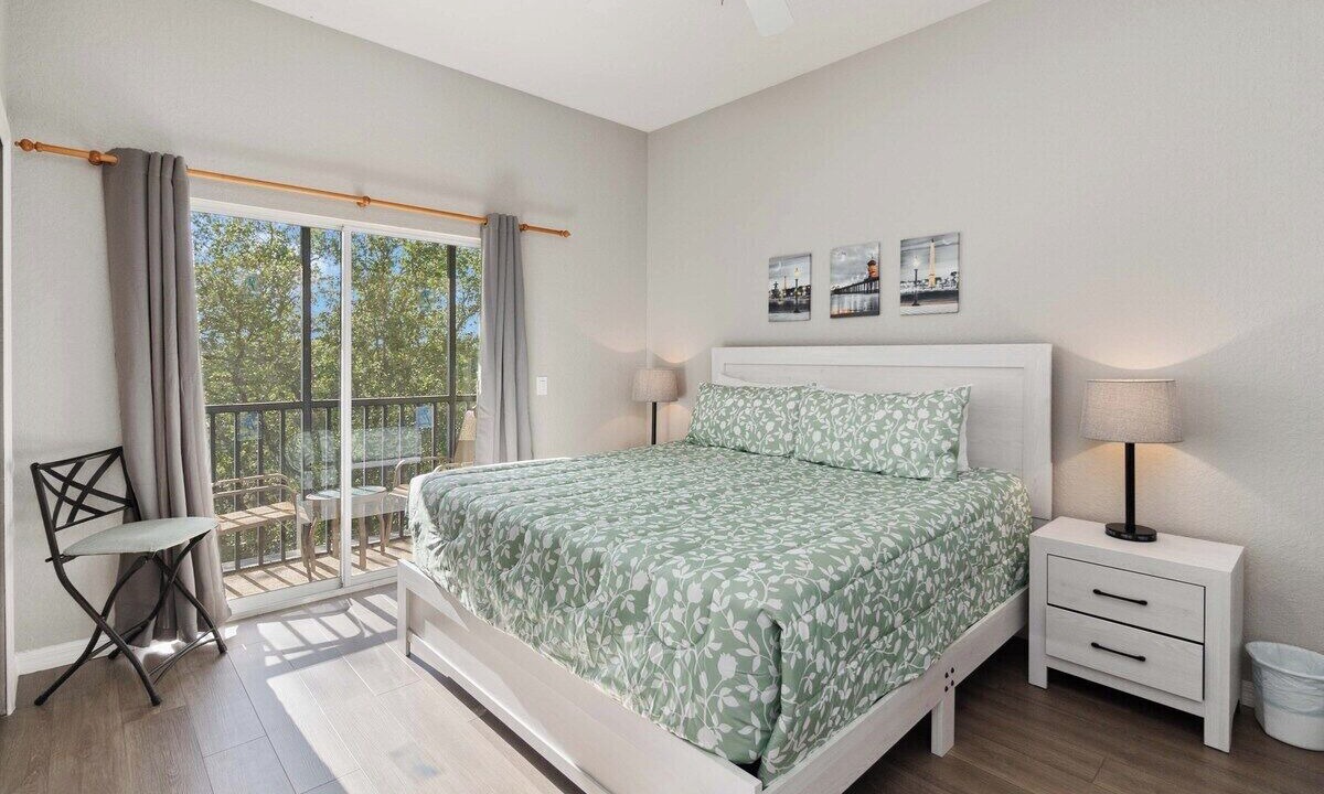 Photo of Bedroom in Bahama Bay