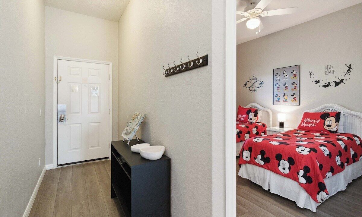 Photo of Bedroom in Bahama Bay