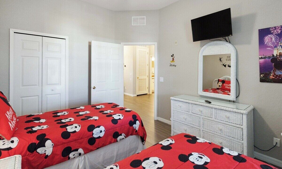Photo of Bedroom in Bahama Bay