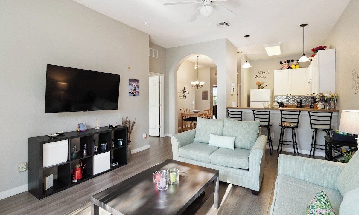 Photo of Livingroom in Bahama Bay