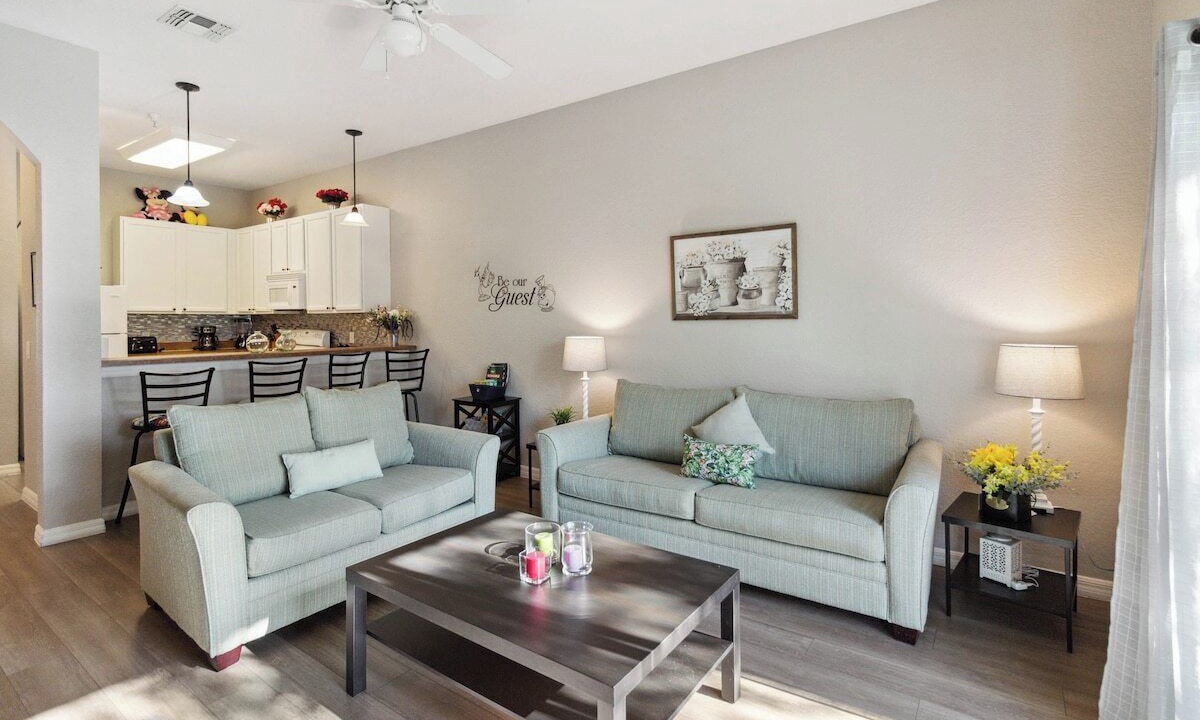Photo of Livingroom in Bahama Bay