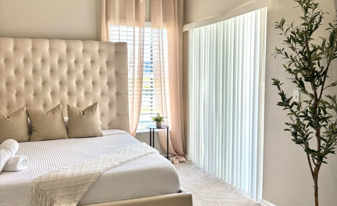 Photo of Bedroom in Crescent Lakes