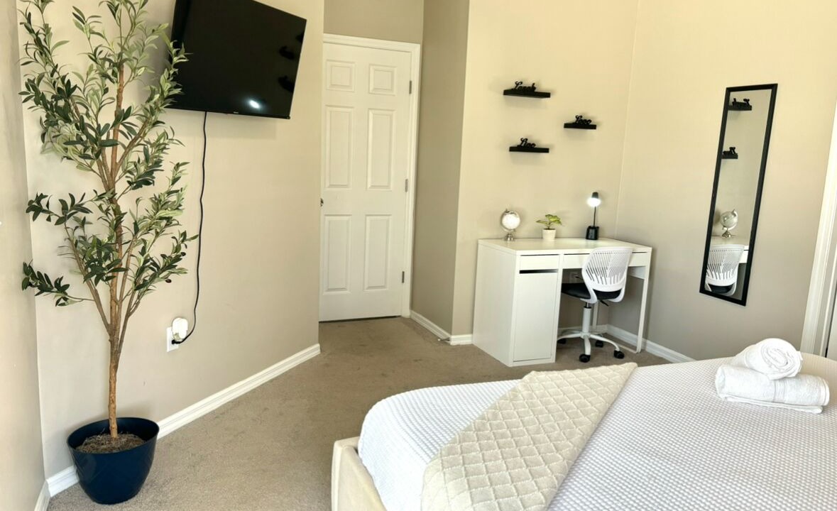 Photo of Bedroom in Crescent Lakes