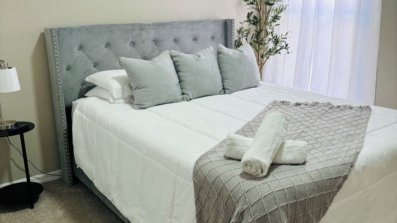 Photo of Bedroom in Crescent Lakes