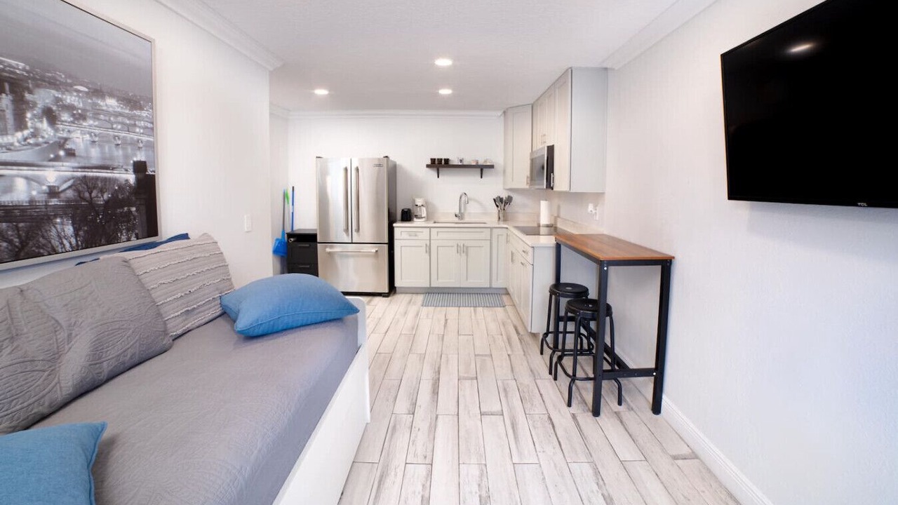 Photo of Livingroom in Florida Center