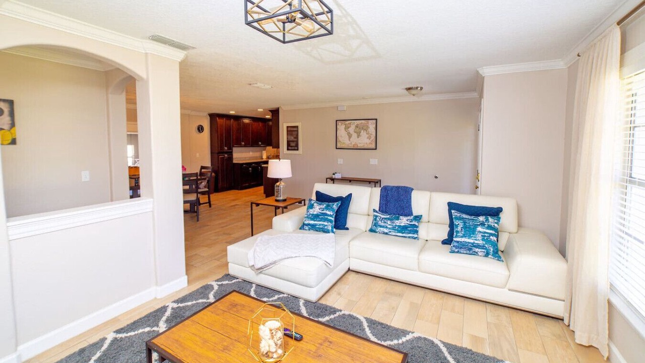 Photo of Livingroom in Florida Center