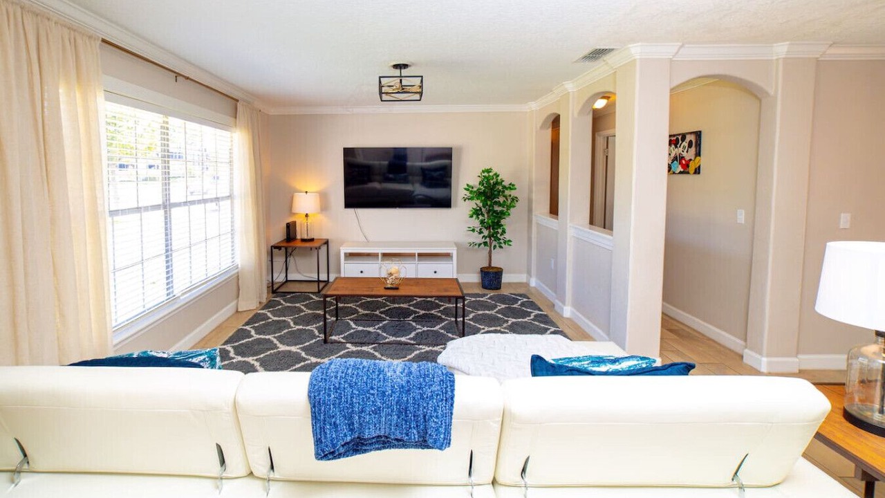 Photo of Livingroom in Florida Center
