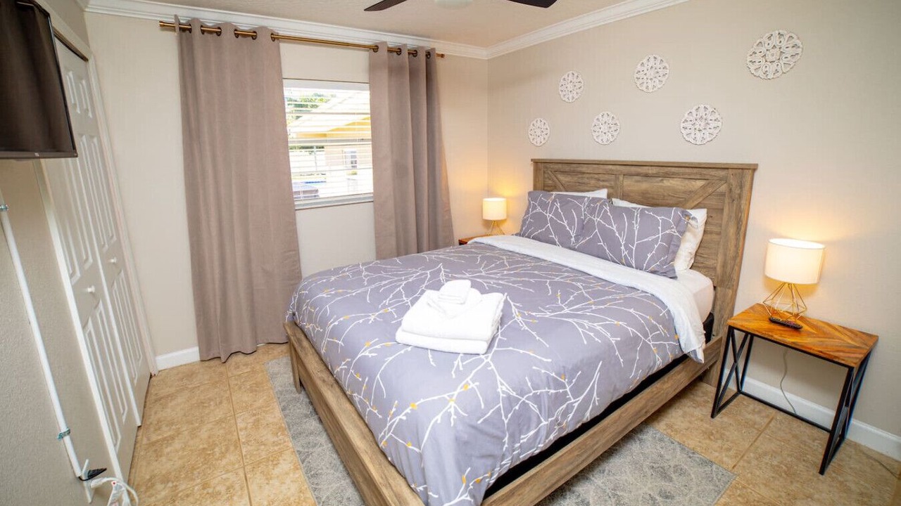 Photo of Bedroom in Florida Center