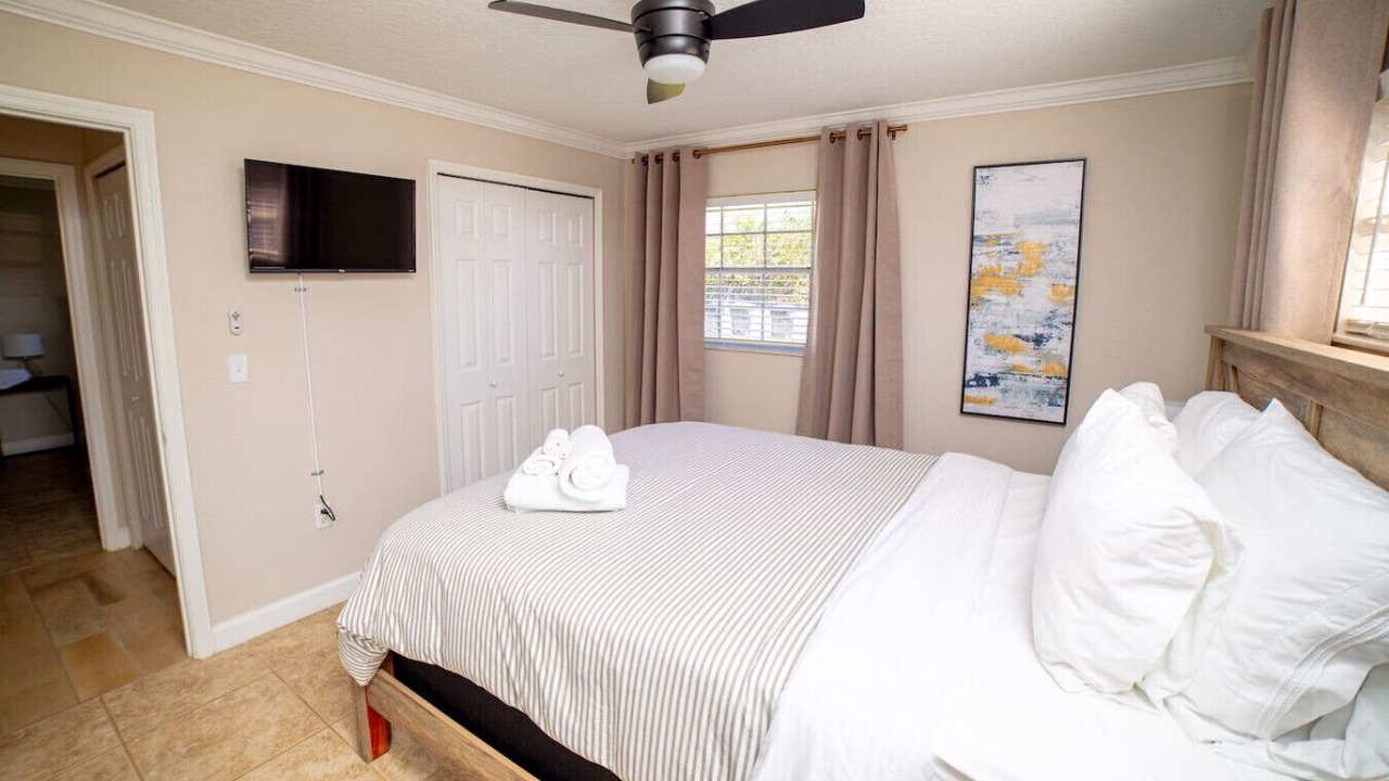 Photo of Bedroom in Florida Center