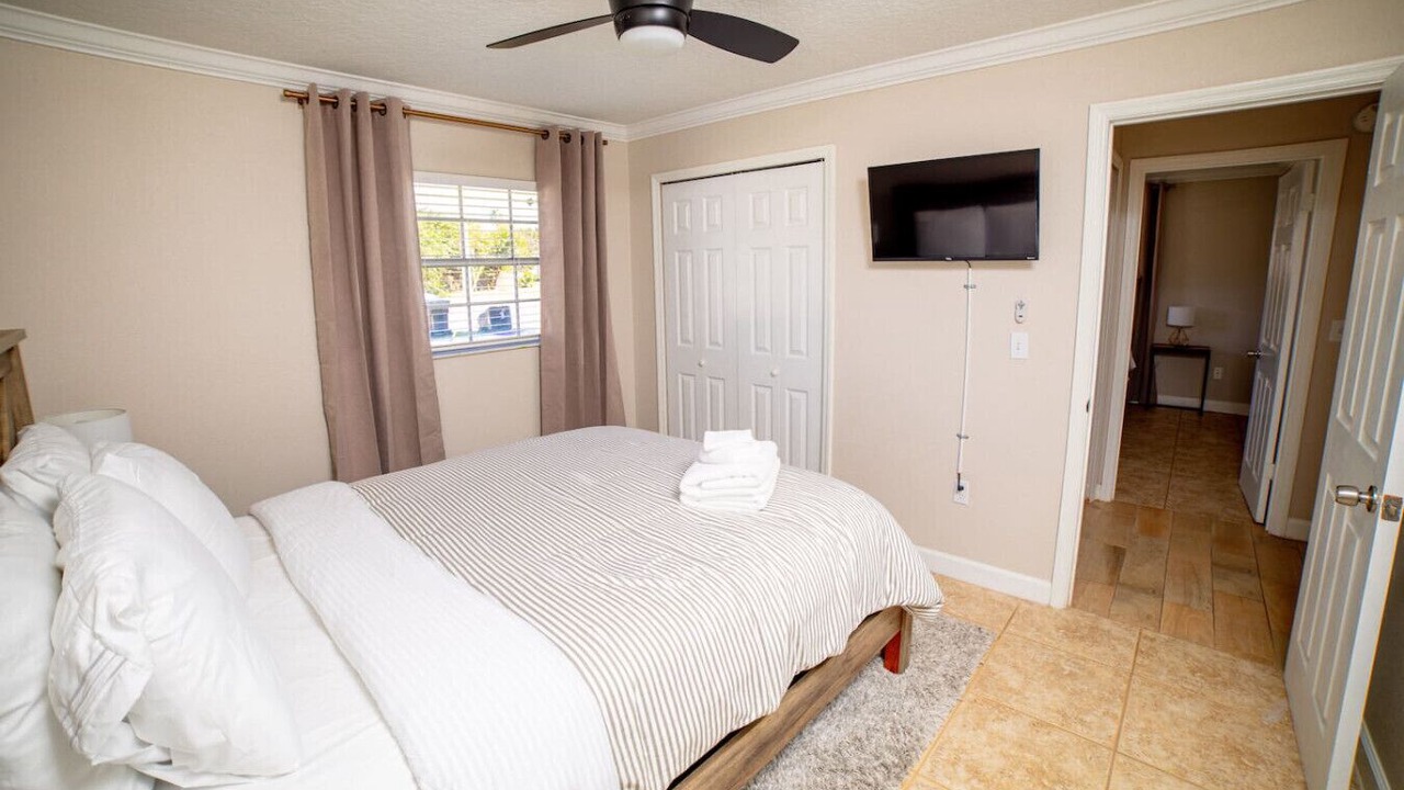 Photo of Bedroom in Florida Center
