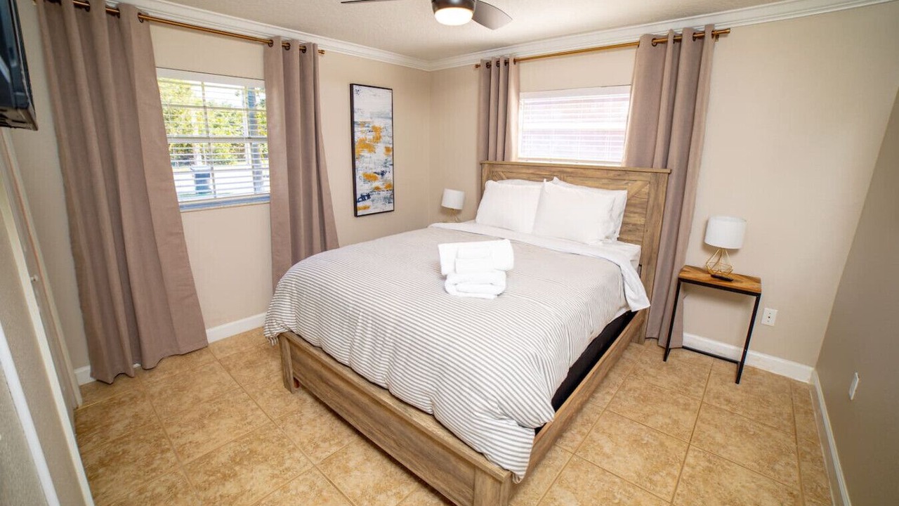 Photo of Bedroom in Florida Center