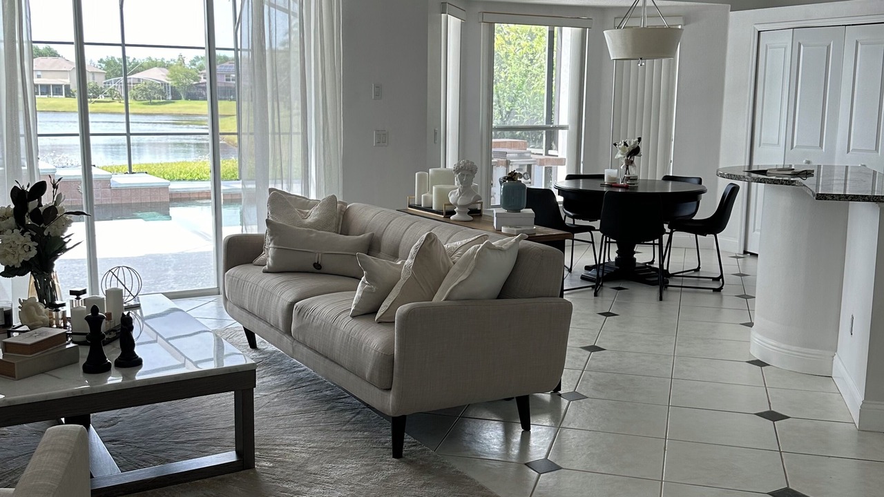 Photo of Livingroom in Vista East