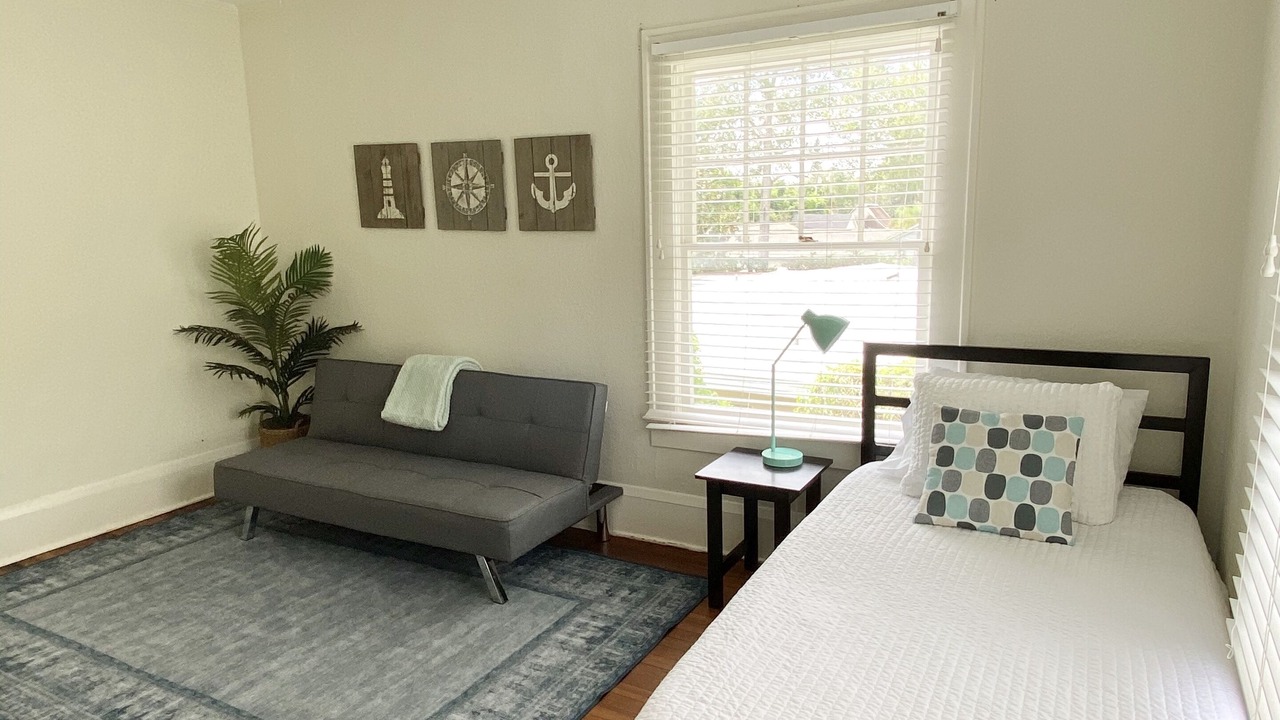 Photo of Bedroom in Fairview Shores