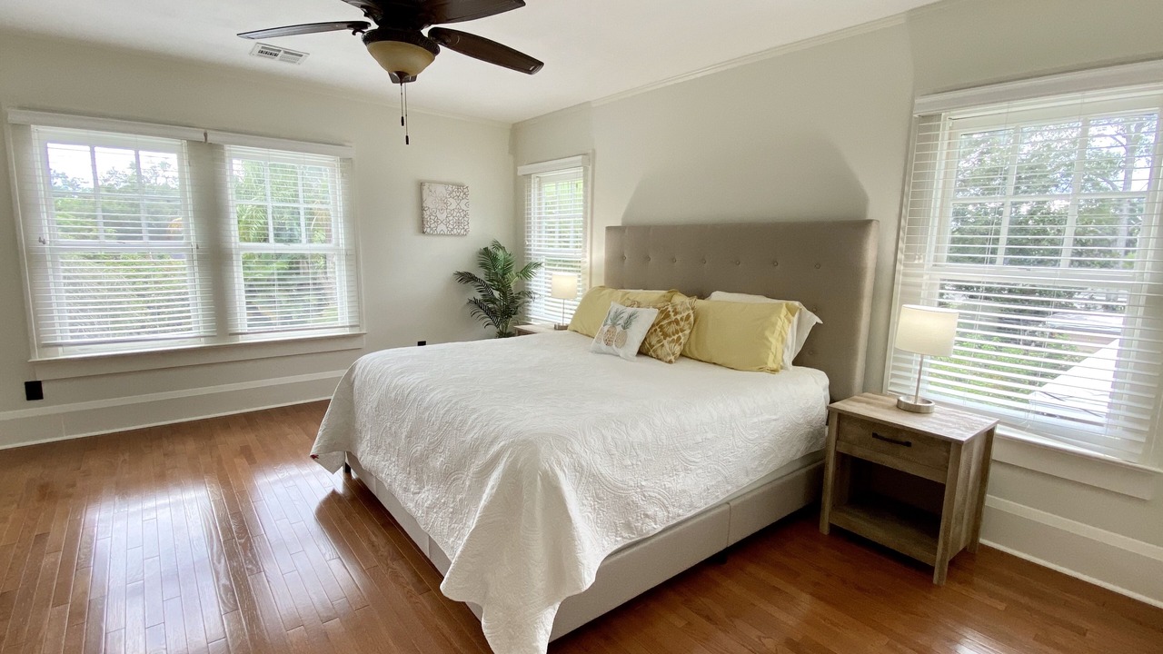 Photo of Bedroom in Fairview Shores