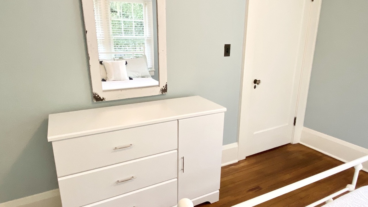 Photo of Bedroom in Fairview Shores