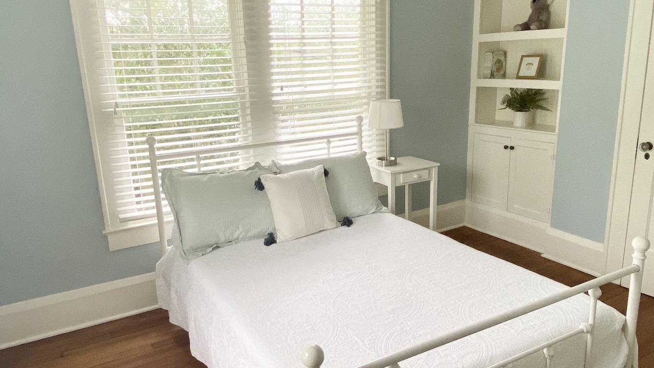 Photo of Bedroom in Fairview Shores