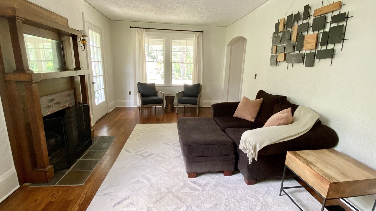 Photo of Livingroom in Fairview Shores