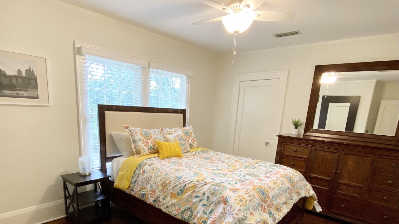 Photo of Bedroom in Fairview Shores