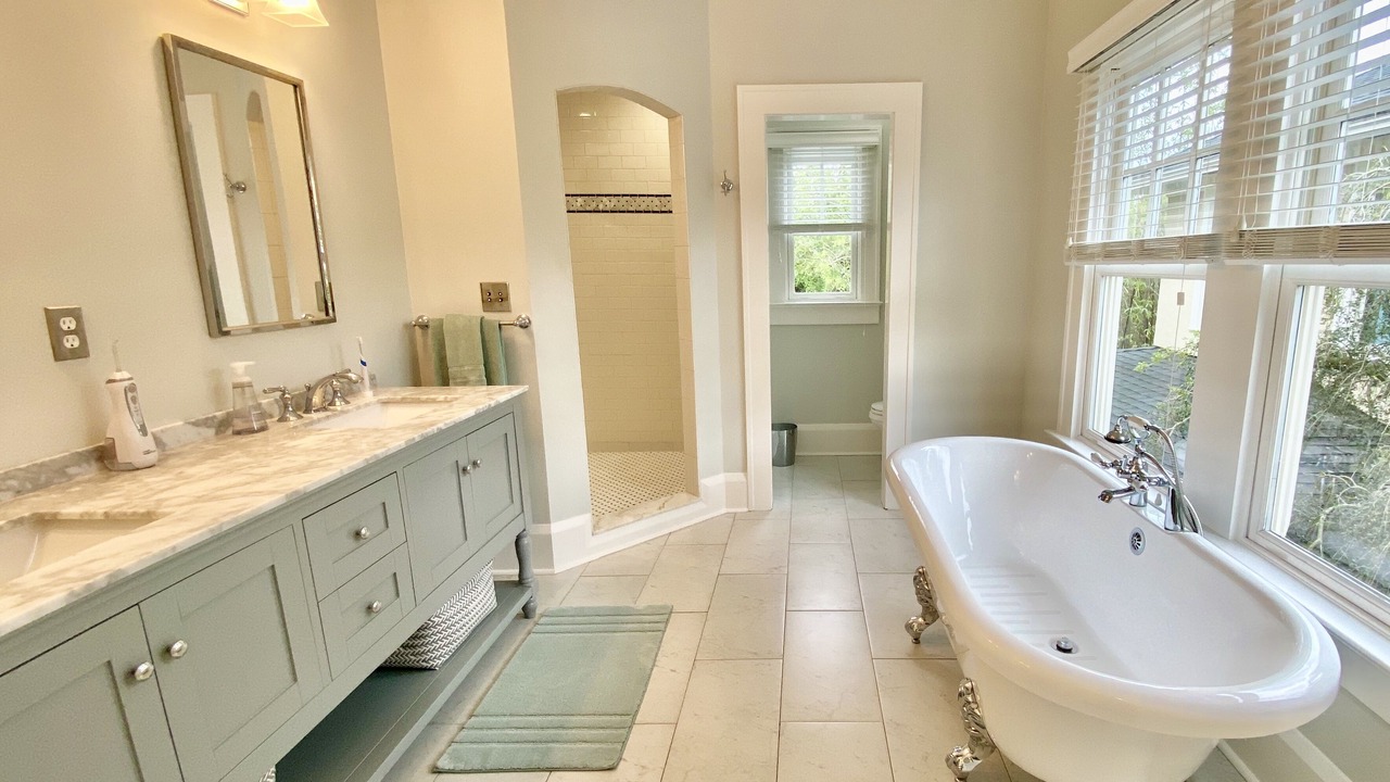 Photo of Bathroom in Fairview Shores