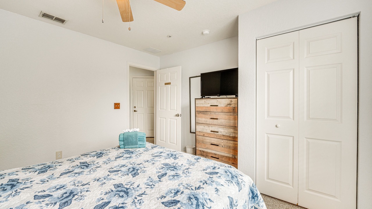 Photo of Bedroom in Venetian Bay Villages