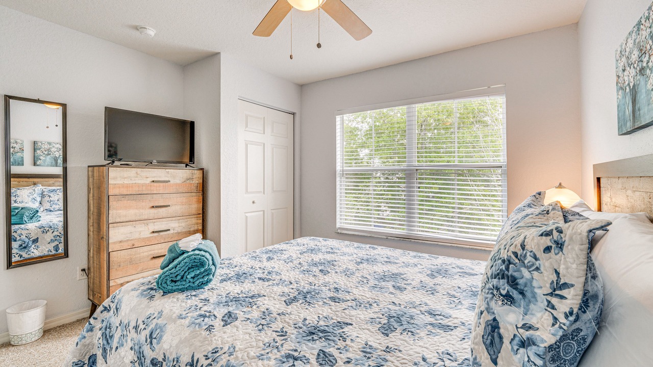 Photo of Bedroom in Venetian Bay Villages