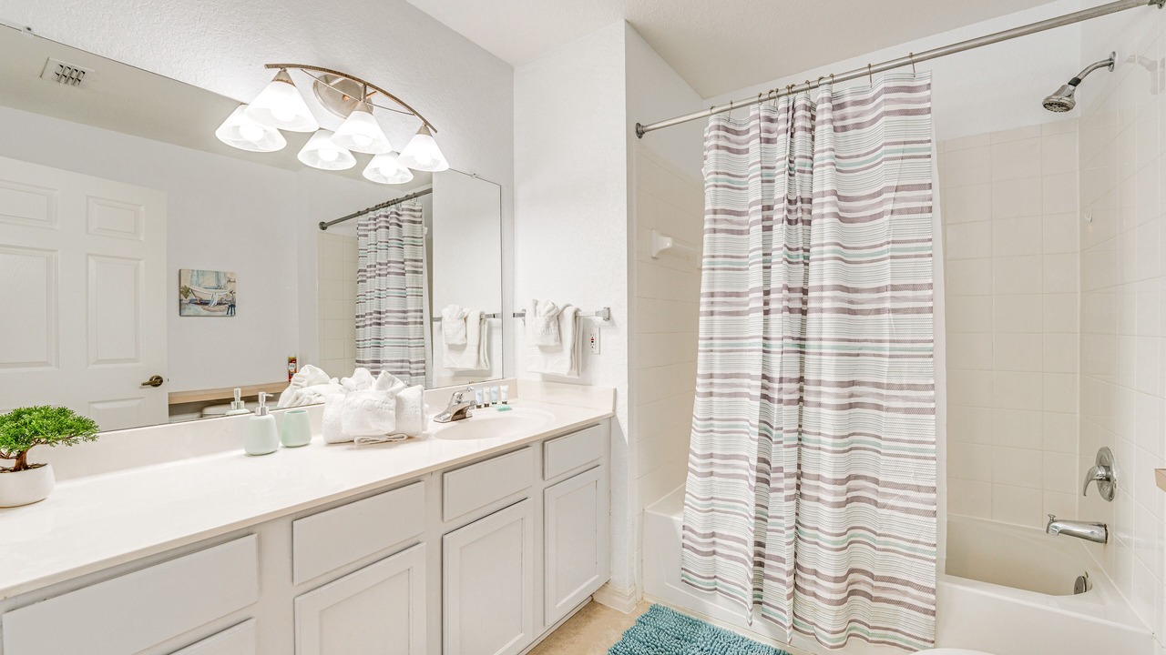 Photo of Bathroom in Venetian Bay Villages