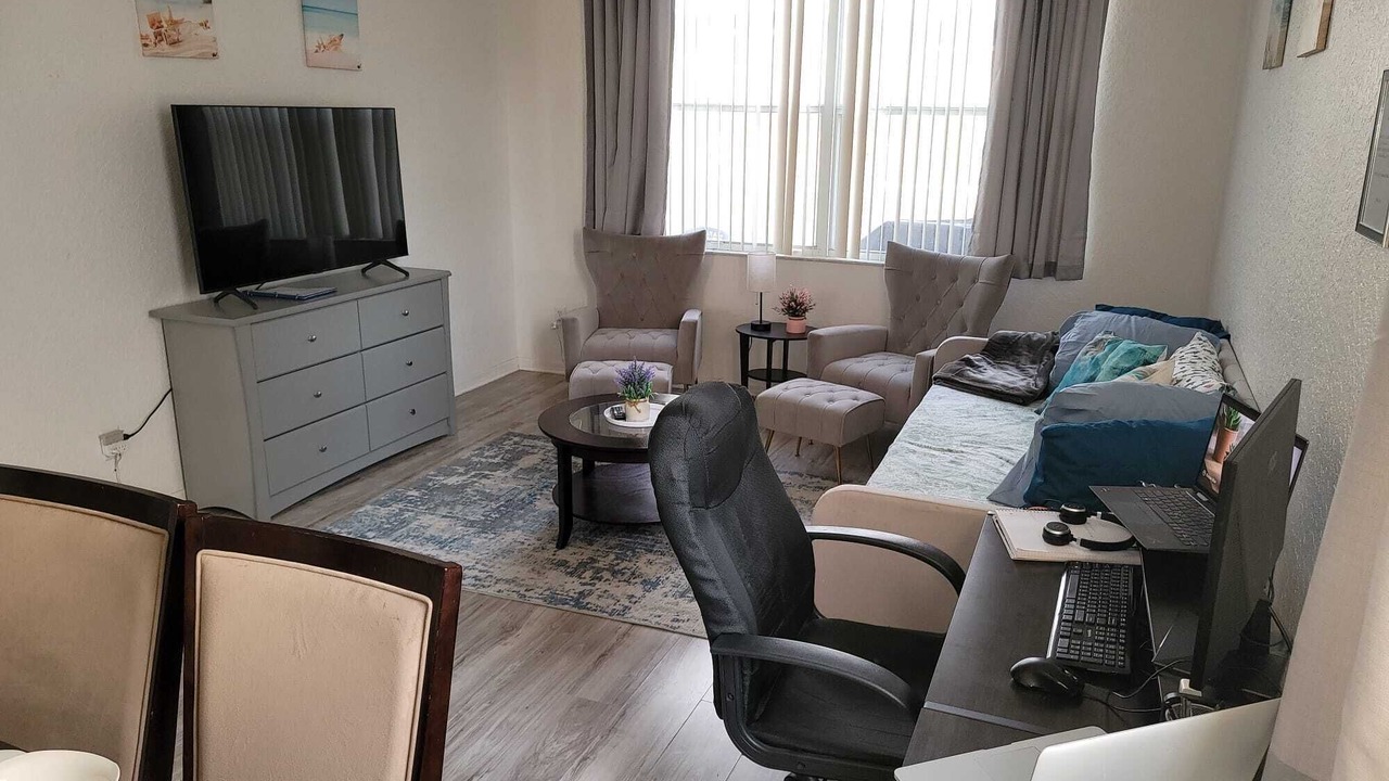 Photo of Livingroom in Bahama Bay