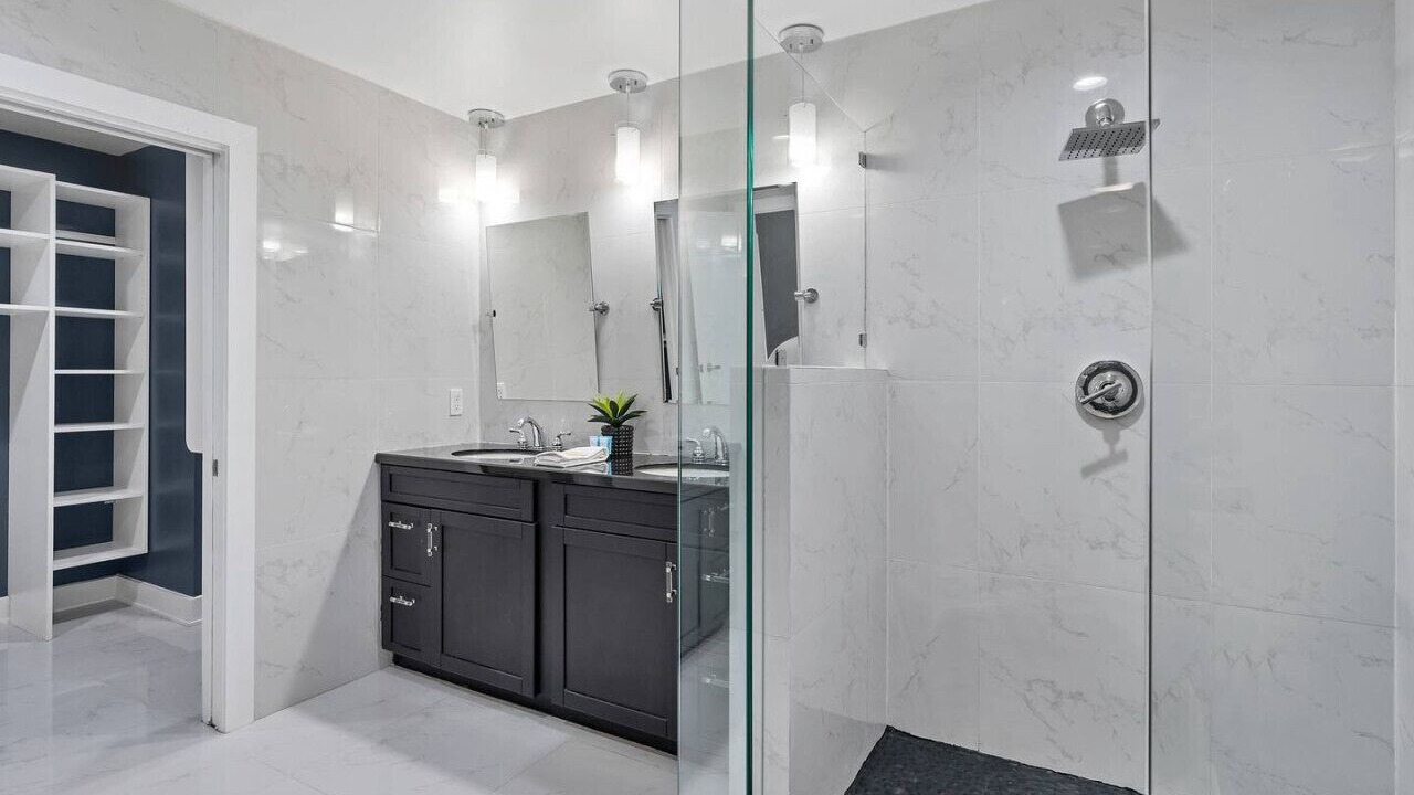 Photo of Bathroom in Downtown Orlando