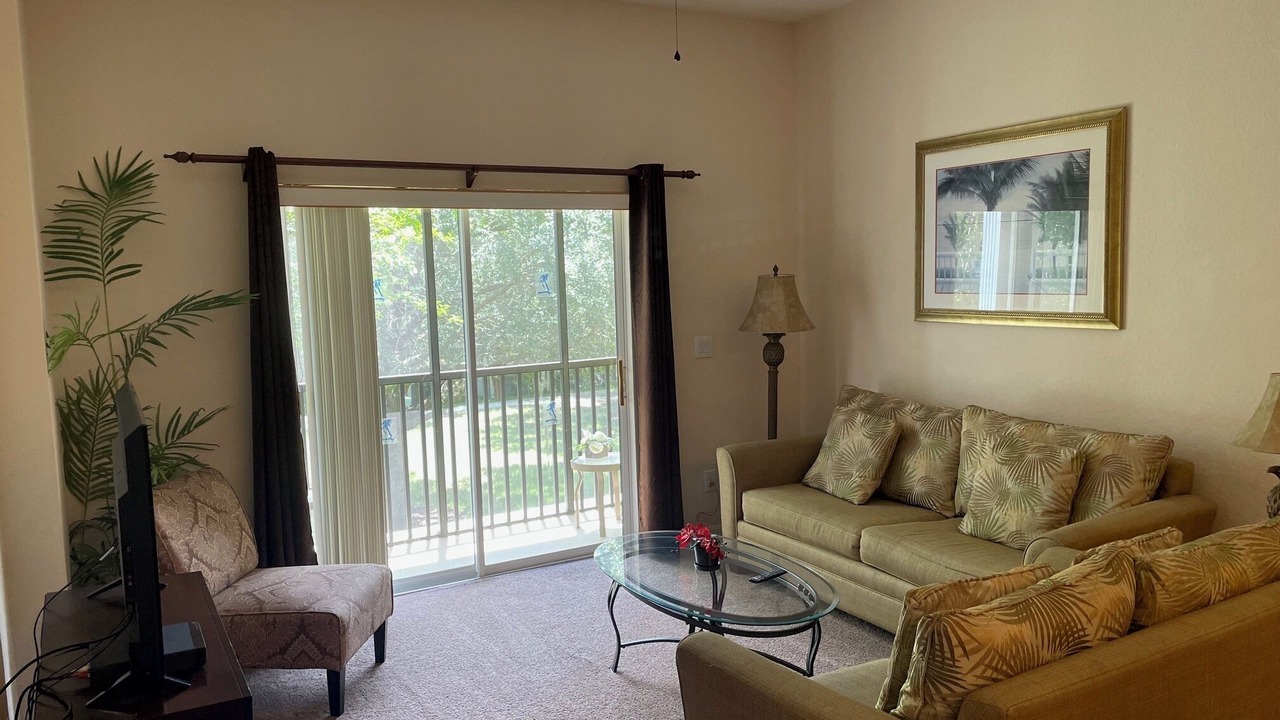 Photo of Livingroom in Bahama Bay