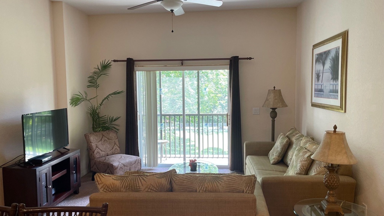 Photo of Livingroom in Bahama Bay
