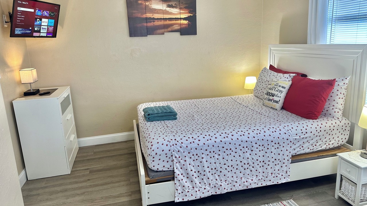 Photo of Bedroom in Clear Lake