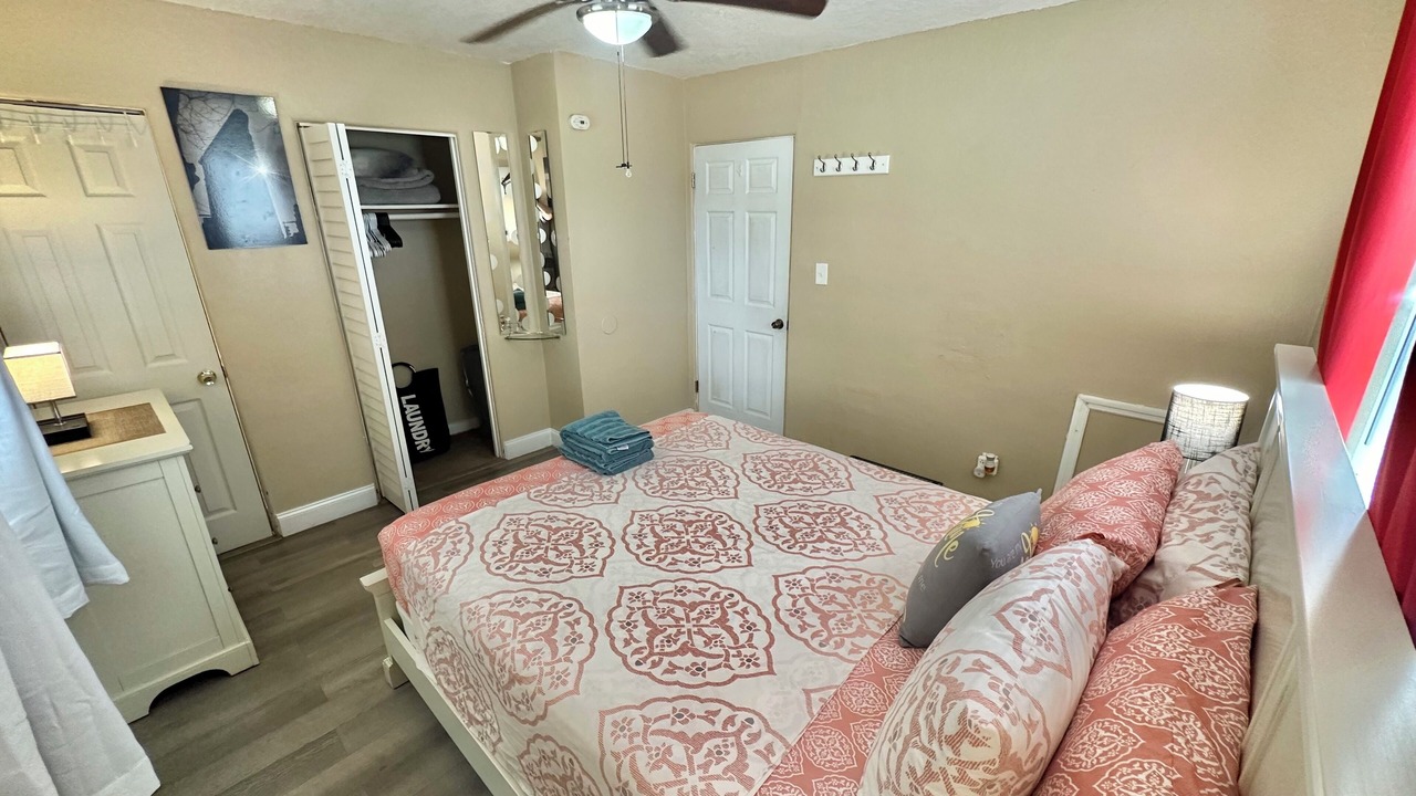 Photo of Bedroom in Clear Lake