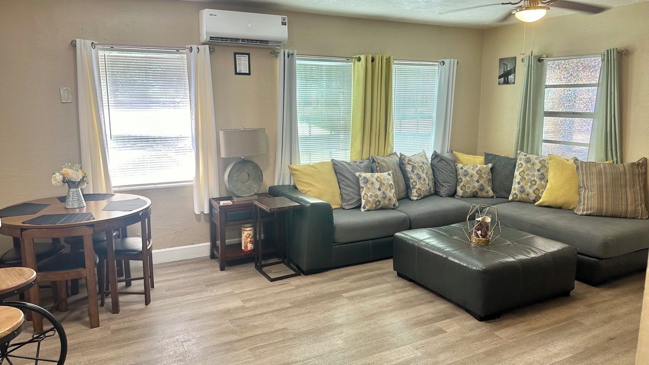 Photo of Livingroom in Clear Lake