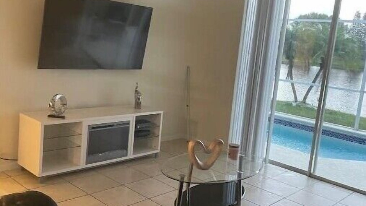 Photo of Livingroom in Lakeside Estates