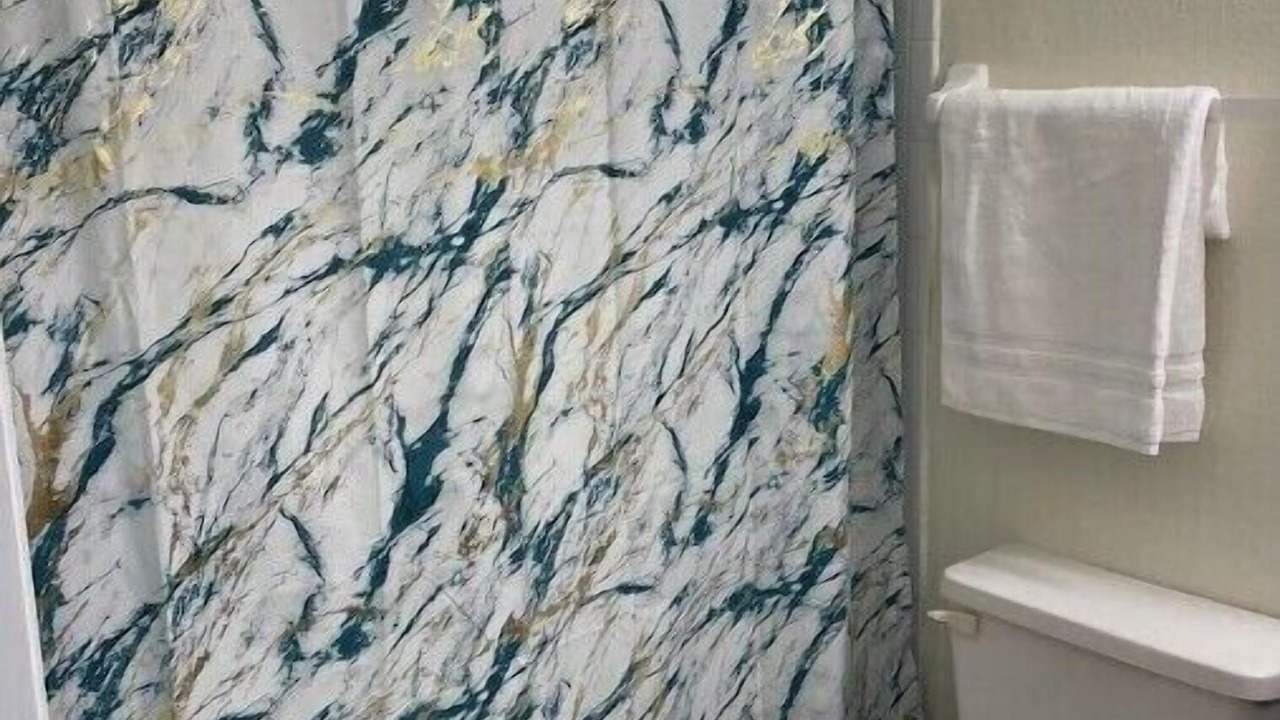 Photo of Bathroom in Lakeside Estates