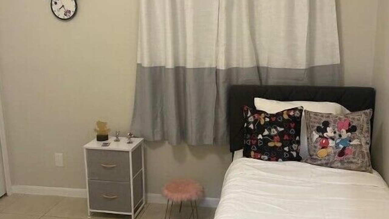 Photo of Bedroom in Lakeside Estates