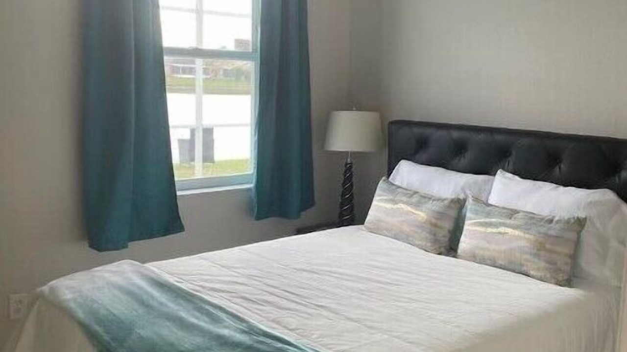 Photo of Bedroom in Lakeside Estates