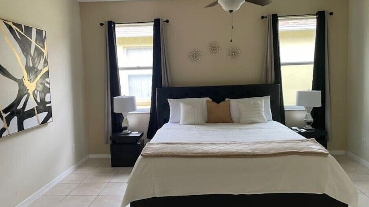 Photo of Bedroom in Lakeside Estates
