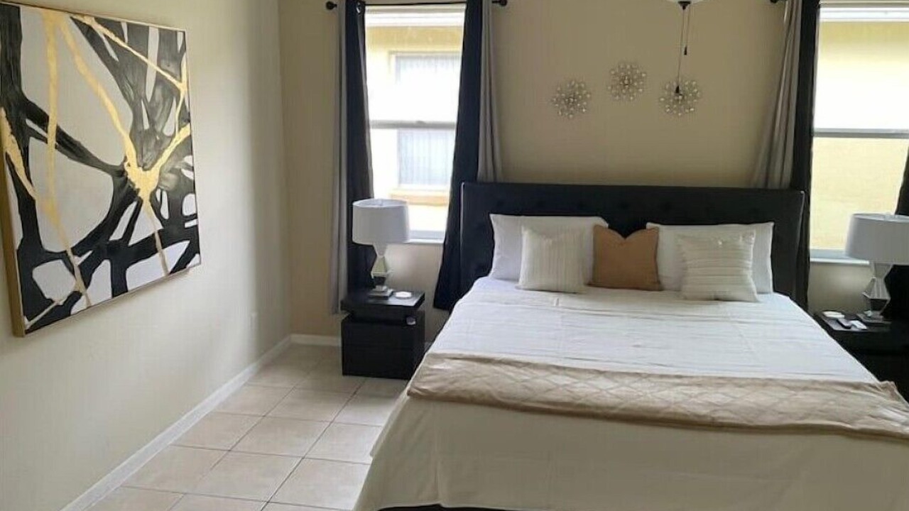 Photo of Bedroom in Lakeside Estates