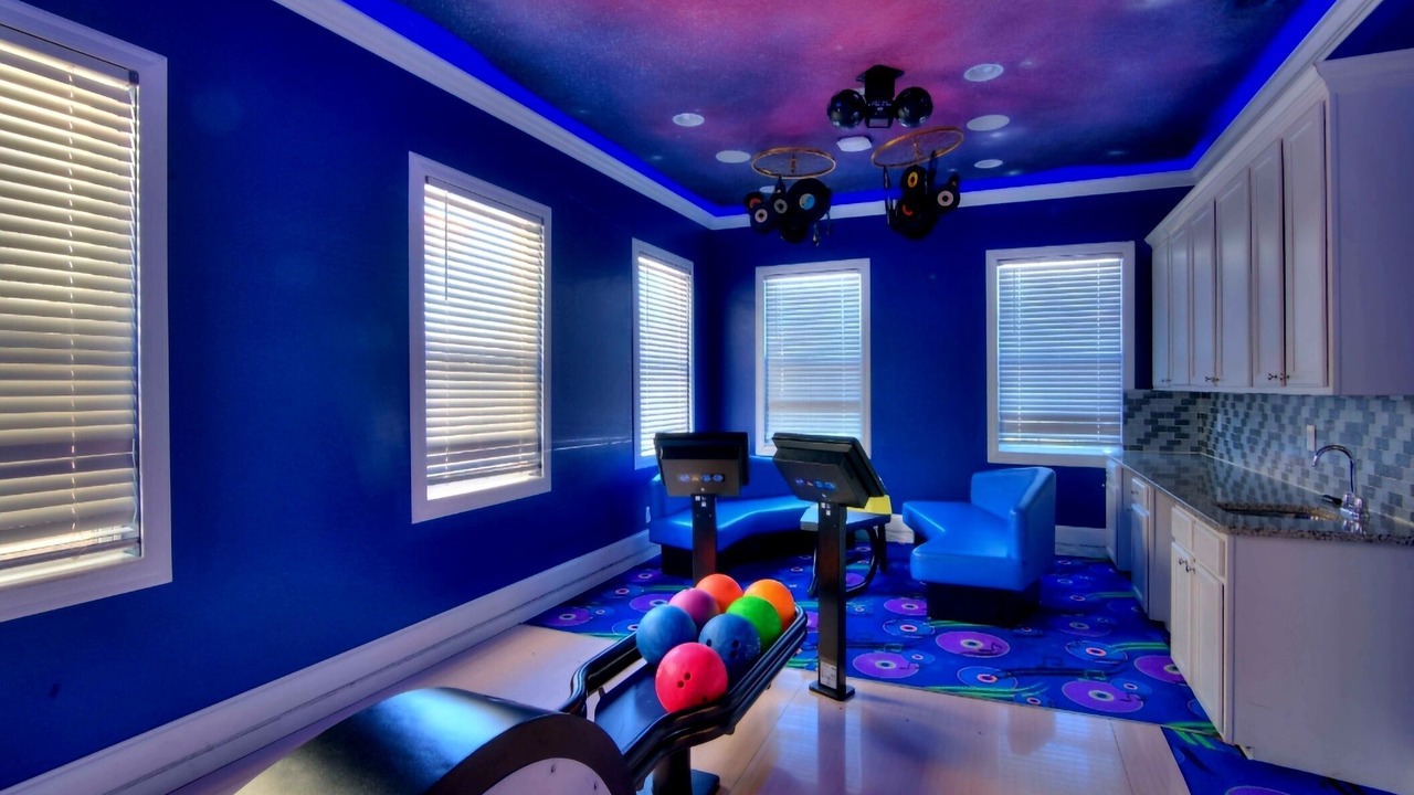 Photo of Others in Loughman