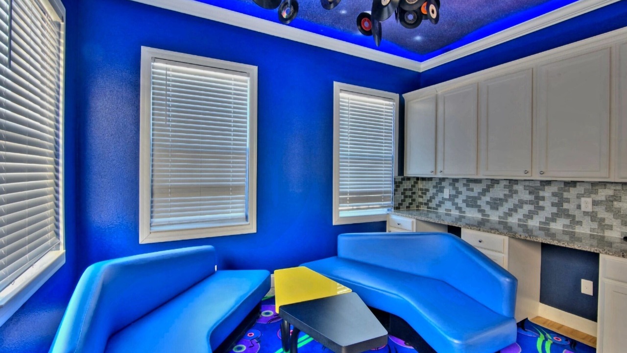 Photo of Others in Loughman