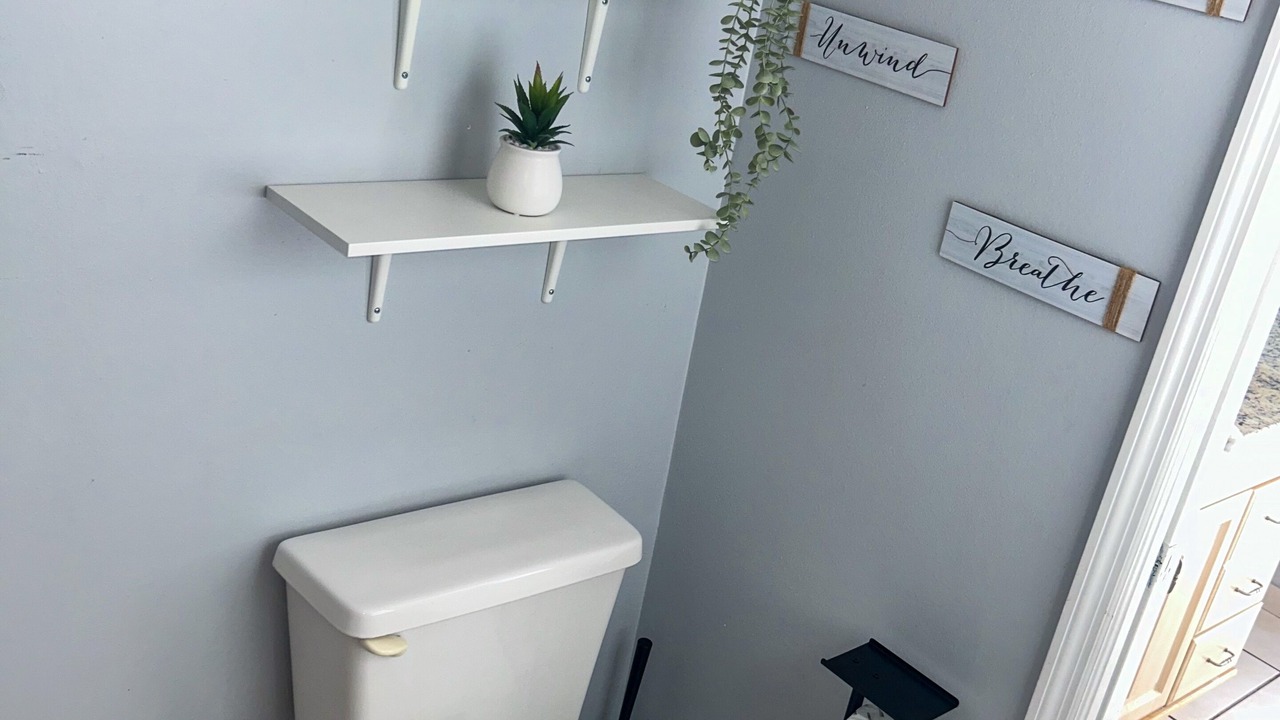 Photo of Bathroom in Buena Ventura Lakes