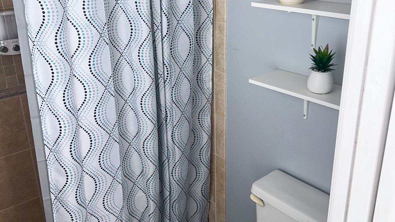 Photo of Bathroom in Buena Ventura Lakes