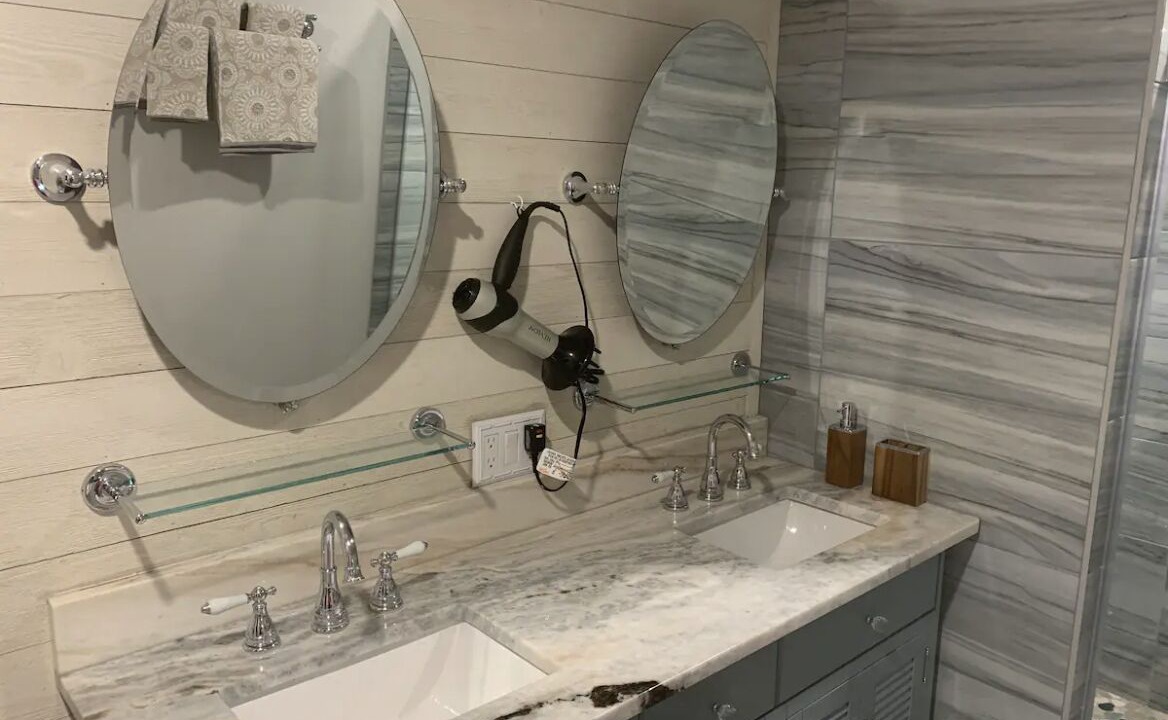 Photo of Bathroom in Buena Ventura Lakes