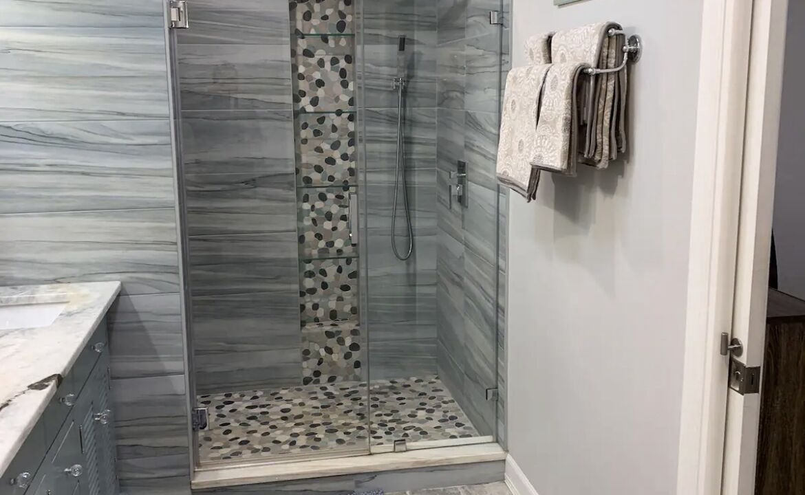 Photo of Bathroom in Buena Ventura Lakes
