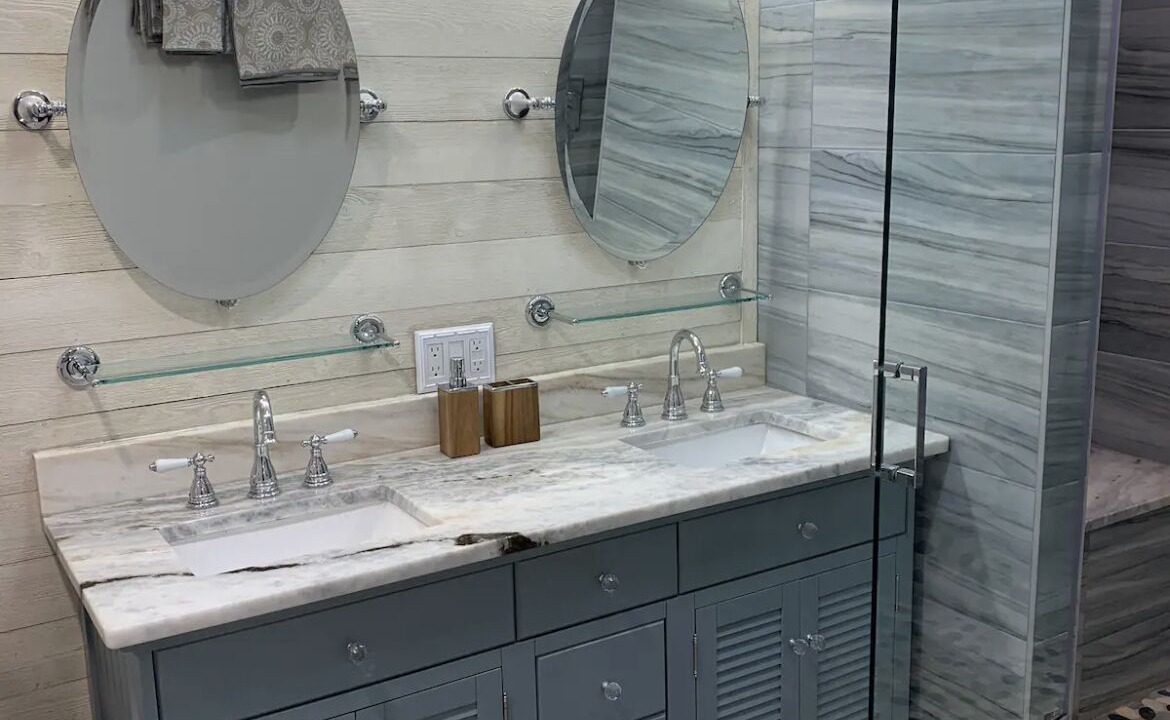 Photo of Bathroom in Buena Ventura Lakes