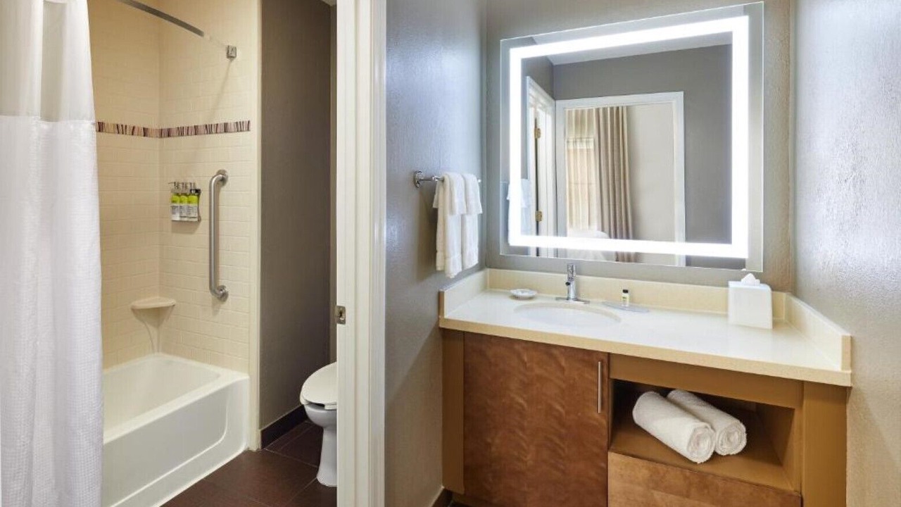 Photo of Bathroom in Airport North